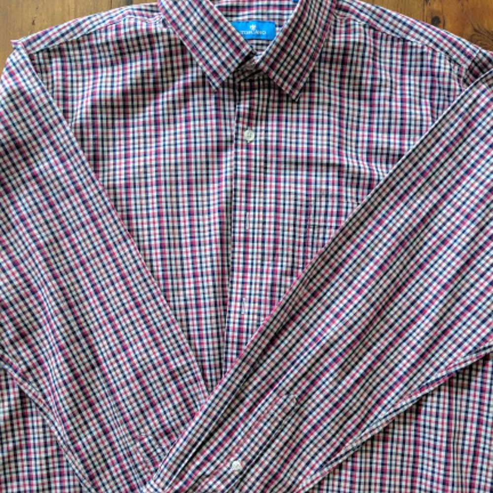 Mens collared button shirt checkered/plaid